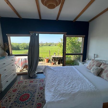 Countryside Garden Summer House Calne Extérieur photo