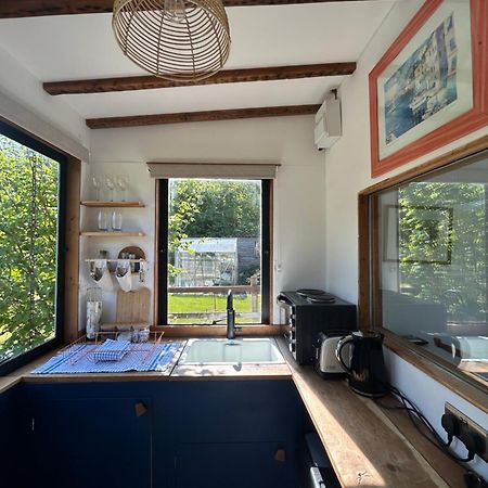 Countryside Garden Summer House Calne Extérieur photo